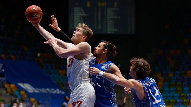 Germany, Frankfurt am Main, Fraport Arena, 17 01 2021, emspor, emonline, despor, deonline, FRAPORT SKYLINERS s Oliver Wuerzburg, Basketball, BBL picture v li v li Jonas Weitzel s Oliver Wuerzburg , Michael Kessens Fraport Skyliners and Joe Rahon Fraport Skyliners , Copyright: HMBxMedia xHeikoxBecker