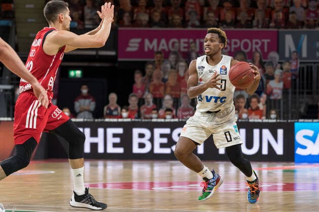 Basketball, BBL, 20210117, FC Bayern München Hamburg Towers In the picture T J SHORTS Hamburg Towers, 0 Munich Audi Dome Bayern Germany Copyright: Passion2Press MarkusxFischerx