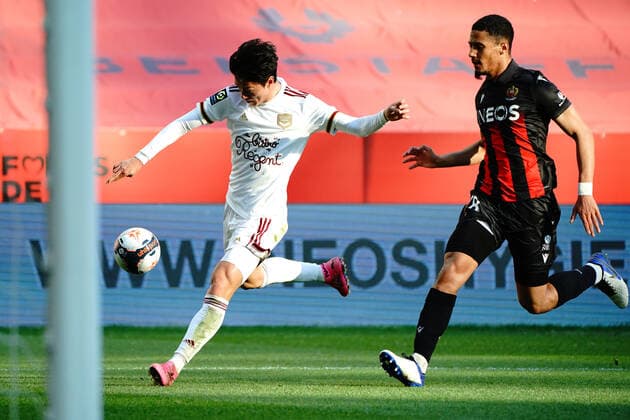 Ui Jo Hwang (Bordeaux FC) - William Saliba (OGC Nice) FOOTBALL : OGC Nice vs Bordeaux - Ligue 1 Uber Eats - Nice - 16 01 2021 NorbertScanella PanoramiC 