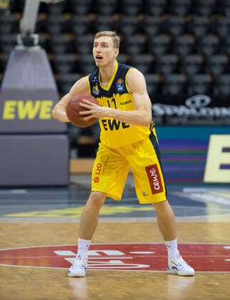 GER, Basketball, EWE Baskets Oldenburg vs SYNTAINICS MBC 17 01 2021, EWE Arena, Oldenburg, GER, easy Credit BBL, EWE Baskets Oldenburg vs SYNTAINICS MBC, in picture Jacob HOLLATZ EWE Baskets Oldenburg 11 single action, whole body whole body nordphotoxRojahn nph00310