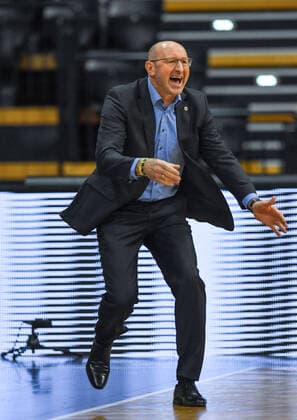 GER, Basketball, EWE Baskets Oldenburg vs SYNTAINICS MBC 17 01 2021, EWE Arena, Oldenburg, GER, easy Credit BBL, EWE Baskets Oldenburg vs SYNTAINICS MBC, in the picture Mladen DRIJENCIC EWE Baskets Oldenburg Headcoach Coach single action, whole body whole body nordphotoxRojahn nph00310