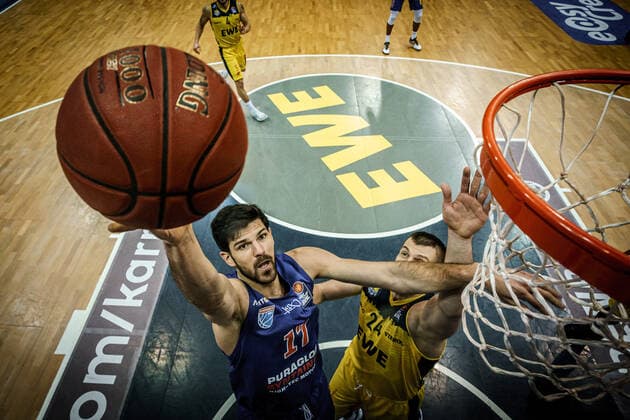 Basketball Oldenburg 17 01 2021 Season 2020 2021 easyCredit BBL 13 Matchday EWE Baskets Mitteldeutscher BC Basketball Oldenburg 17 01 2021 Season 2020 2021 easyCredit BBL 13 Matchday EWE Baskets Mitteldeutscher BC Aleksandar Marelja, Mo 17, MBC 24, Rasid Mahalbasic, EWE Baskets Oldenburg only editorial use commercial use only by arrangement with the photographer Oldenburg Germany