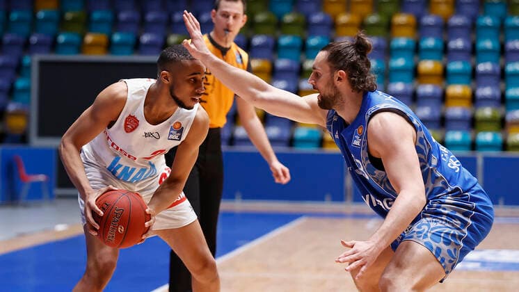 Germany, Frankfurt am Main, Fraport Arena, 17 01 2021, emspor, emonline, despor, deonline, FRAPORT SKYLINERS s Oliver Wuerzburg, Basketball, BBL picture f li Cameron Hunt s Oliver Wuerzburg and Marco Voeller Fraport Skyliners , Copyright: HMBxMedia xHeikoxBecker