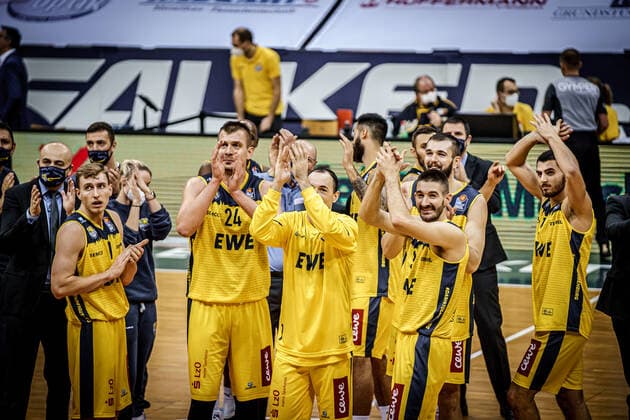 Basketball Oldenburg 17 01 2021 Season 2020 2021 easyCredit BBL 13 Matchday EWE Baskets Mitteldeutscher BC Basketball Oldenburg 17 01 2021 Season 2020 2021 easyCredit BBL 13 Matchday EWE Baskets Mitteldeutscher BC The EWE Baskets team editorial use only commercial use only by arrangement with the photographer Oldenburg Germany