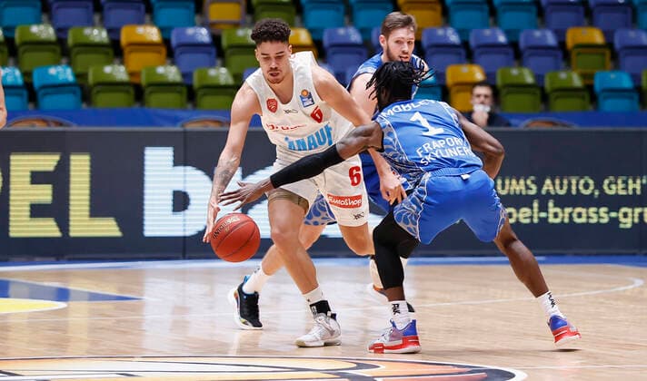 Germany, Frankfurt am Main, Fraport Arena, 17 01 2021, emspor, emonline, despor, deonline, FRAPORT SKYLINERS s Oliver Wuerzburg, Basketball, BBL picture f li Joshua Obiesie s Oliver Wuerzburg and Matt Mobley Fraport Skyliners , Copyright: HMBxMedia xHeikoxBecker