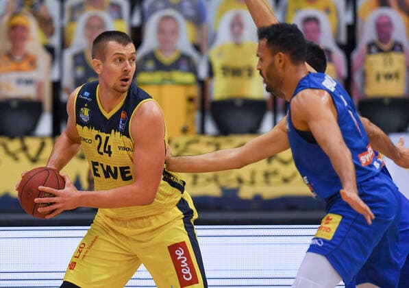 GER, Basketball, EWE Baskets Oldenburg vs SYNTAINICS MBC 17 01 2021, EWE Arena, Oldenburg, GER, easy Credit BBL, EWE Baskets Oldenburg vs SYNTAINICS MBC, in picture Rasid MAHALBASIC EWE Baskets Oldenburg 24 nordphotoxRojahn nph00310