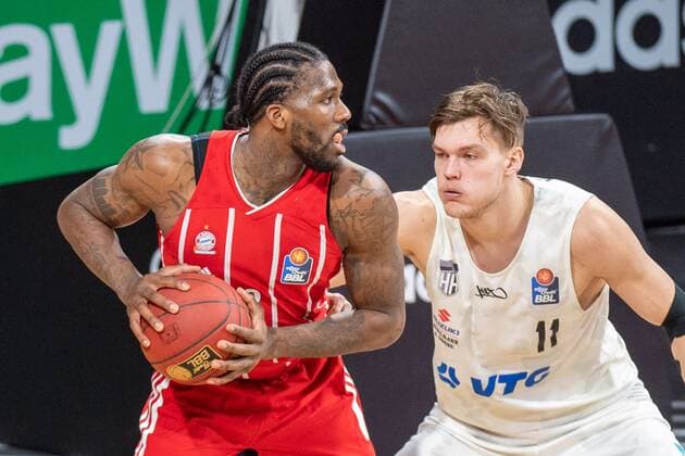 Jalen Reynolds 8 FC Bayern , Maik Kotsar 11 Hamburg Towers , FC Bayern Basketball vs Hamburg Towers, BBL, 17 01 2021 Muenchen Bayern Germany Copyright: xkolbert-press UlrichxGamelx