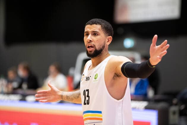 BARMER 2 Basketball Bundesliga ProA Saison 2020 2021 Spieltag 16 am 17 1 2021 Science City Jena vs VfL Kirchheim Knights Marcus Darnell Tyus Jena , portrait, incomprehension Sparkassen Arena Jena