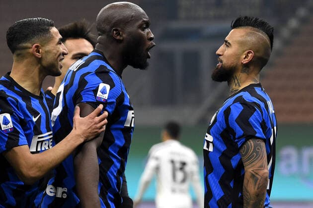 Milano 17 01 2021 - campionato di calcio serie A Inter-Juventus foto Image nella foto: esultanza gol Arturo Vidal 