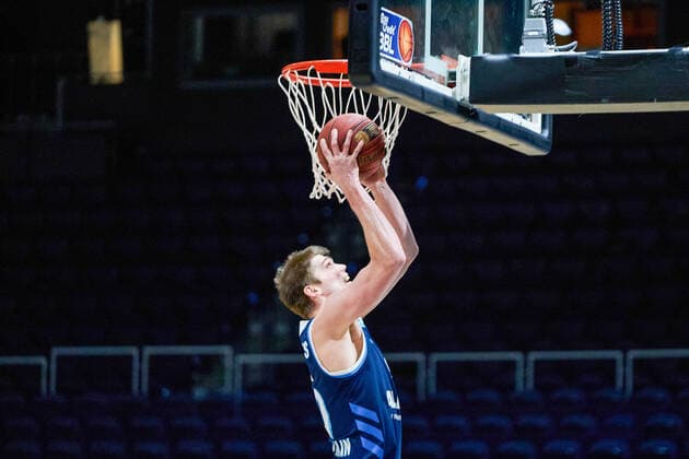 Ben Lammers No 50 Alba Berlin at the basket Basketball Loewen Braunschweig Alba Berlin Basketball Loewen Braunschweig Alba Berlin, Basketball, BBL, season 2020 2021, 17 01 2021 Braunschweig Copyright: xEibner-Pressefotox EP_DRT