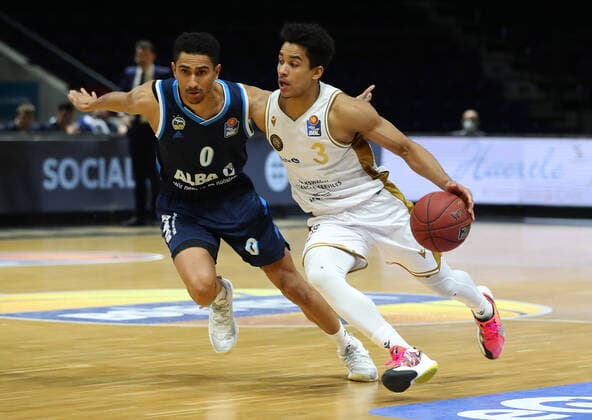 Löwen Braunschweig vs Berlin, BBL Braunschweig, 17 01 2021, BASKETBALL easyCredit BBL Basketball Bundesliga, Löwen Braunschweig vs Alba Berlin, season 2020 21 a0 , Garai Zeeb Löwen Braunschweig Braunschweig