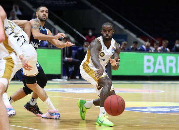 Löwen Braunschweig vs Berlin, BBL Braunschweig, 17 01 2021, BASKETBALL easyCredit BBL Basketball Bundesliga, Löwen Braunschweig vs Alba Berlin, season 2020 21 Bryon Allen Löwen Braunschweig , Peyton Siva Alba Berlin Braunschweig