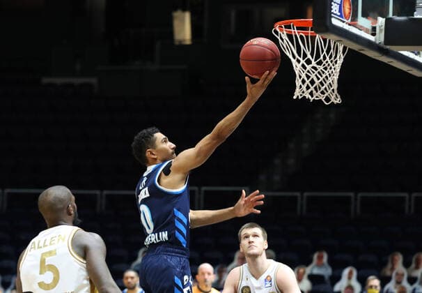 Löwen Braunschweig vs Berlin, BBL Braunschweig, 17 01 2021, BASKETBALL easyCredit BBL Basketball Bundesliga, Löwen Braunschweig vs Alba Berlin, season 2020 21 Maodo Lo Alba Berlin Braunschweig