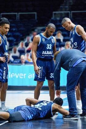 Johannes Thiemann No 32 Alba Berlin injured on the ground between Maodo Lo No 0 Alba Berlin Jayson Granger No 33 Alba Berlin Louis Olinde No 19 Alba Berlin Basketball Loewen Braunschweig Alba Berlin Basketball Loewen Braunschweig Alba Berlin, basketball, BBL, season 2020 2021, 17 01 2021 Braunschweig Copyright: xEibner-Pressefotox EP_DRT