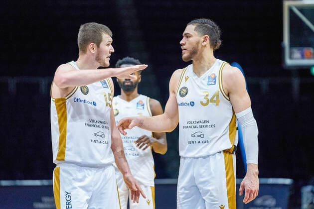 Martin Peterka No 15 Basketball Loewen Braunschweig to Gavin Schilling No 34 Basketball Loewen Braunschweig Basketball Loewen Braunschweig Alba Berlin Basketball Loewen Braunschweig Alba Berlin, Basketball, BBL, season 2020 2021, 17 01 2021 Braunschweig. Copyright: xEibner-Pressefotox EP_DRT