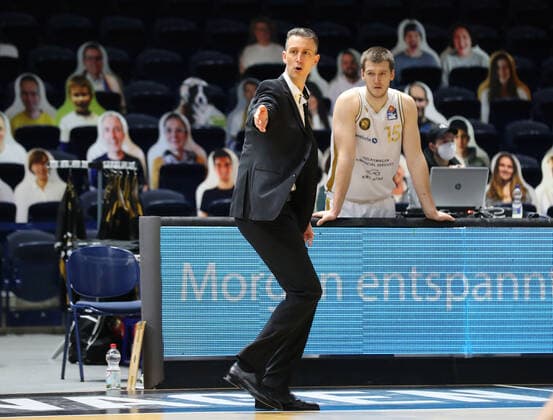 Löwen Braunschweig vs Berlin, BBL Braunschweig, 17 01 2021, BASKETBALL easyCredit BBL Basketball Bundesliga, Löwen Braunschweig vs Alba Berlin, season 2020 21 head coach Pete Strobl Löwen Braunschweig Braunschweig