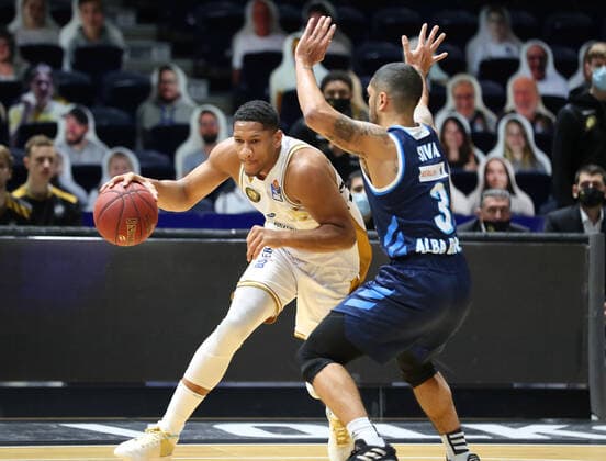 Löwen Braunschweig vs Berlin, BBL Braunschweig, 17 01 2021, BASKETBALL easyCredit BBL Basketball Bundesliga, Löwen Braunschweig vs Alba Berlin, season 2020 21 Karim Jallow Löwen Braunschweig , Peyton Siva Alba Berlin Braunschweig