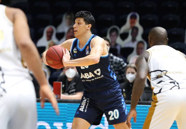 Löwen Braunschweig vs Berlin, BBL Braunschweig, 17 01 2021, BASKETBALL easyCredit BBL Basketball Bundesliga, Löwen Braunschweig vs Alba Berlin, season 2020 21 Simone Fontecchio Alba Berlin Braunschweig