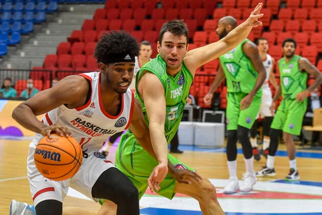 Jerrick Harding of Nymburk, left, and Berk Ugurlu of Bursa during the men s Basketball League 6th round, B group match Nymburk vs Bursa in Nymburk, Czech Republic, January 19, 2021. (CTKxPhoto VitxSimanek) CTKPhotoP202101190928201  VIS 003