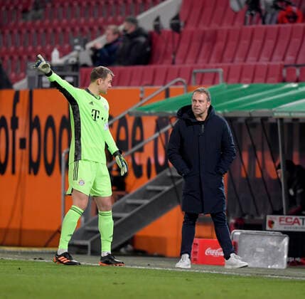 20 01 2021, Football 1 Bundesliga FC Augsburg Bayern München 20 01 2021, Football 1 Bundesliga 2020 2021, Matchday 17, FC Augsburg FC Bayern München, at WWK Arena Augsburg Goalkeeper Manuel Neuer FC Bayern München discusses with coach Hans Dieter Flick FC Bayern München Photo Bernd Feil M i S Pool Only for journalistic purposes Only for editorial use In accordance with the DFL Deutsche Fußball Liga regulations, it is prohibited, DFL regulations prohibit any use of photographs as image sequences and or quasi video National and international NewsAgencies OUT Augsburg Bayern Deutschland Poolfoto MIS ,EDITORIAL USE ONLY
