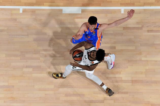 Derrick Walton JR (asvel) vs Sam Van Rossom (valence) BASKETBALL : LDLC ASVEL vs Valence - Euroleague - 21 01 2021 FredericChambert Panoramic 