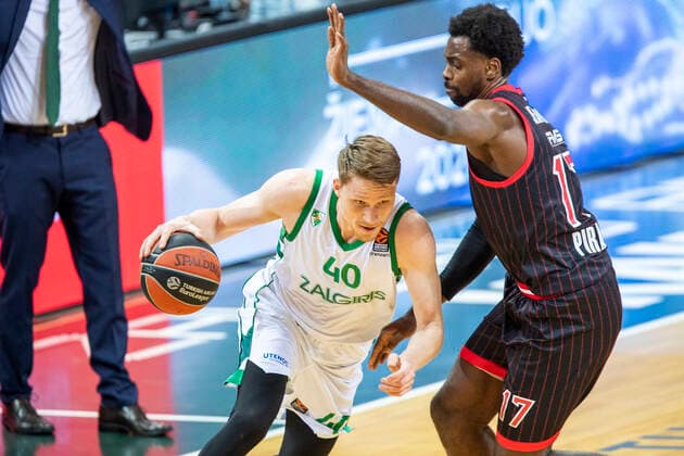 Basketball, EuroLeague, Zalgiris Kaunas - Olympiakos Piräus 2021-01-22 Kaunas Lithuania. Basketball team Zalgiris Kaunas plays vs Olympiacos Piraeus from Greece Euroleague game at Zalgiris arena in Kaunas on Friday 22 of January 2021. MARIUS GRIGONIS, LIVIO JEAN CHARLES. Kaunas Lithuania  Copyright: xKarolisxKavolelisx euroleague basketball