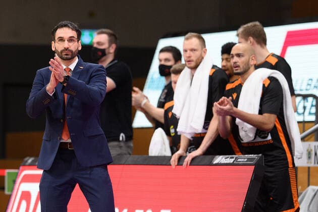 BG Göttingen Rasta Vechta 22 01 2021, Basketball Bundesliga easyCredit BBL, season 2020 2021, main round, 14 matchday, BG Göttingen Rasta Vechta Vechta coach Thomas Päch l Göttingen Lower Saxony Germany.