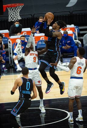 January 22, 2021, Sacramento, CA, USA: Sacramento Kings center Richaun Holmes (22) shoots overs New York Knicks guard RJ Barrett (9) in the fourth quarter during a game at Golden 1 Center on Friday, Jan. 22, 2021 in Sacramento. Kings beat the Knicks 103-94. Sacramento USA - ZUMAj89_ 20210122_zaf_j89_029 Copyright: xPaulxKitagakixJr.x