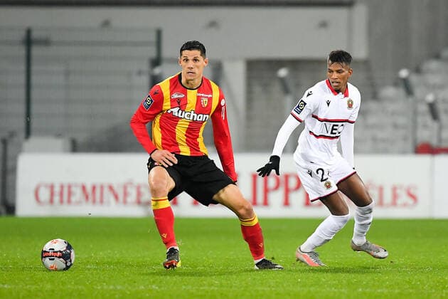 28 HICHAM BOUDAOUI (NICE) - 07 FLORIAN SOTOCA (LENS) FOOTBALL : Lens vs Nice - Ligue 1 Uber Eats - 23 01 2021 FEP Panoramic 