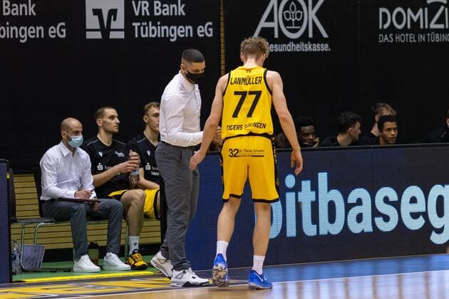 Hussain Dassouki Tigers Tübingen, Assistant Coach Timo Lanmüller Tigers Tübingen, 77 ¨¨¨Tigers Tübingen vs Eisbären Bremerhaven, 2 Basketball, Bundesliga, Pro A, Barmer 2 Basketball, Spieltag 17, Spielzeit 2020 2021, 23 01 2021, ¨¨Tigers Tübingen Eisbären Bremerhaven, Basketball, 2 Bundesliga, Barmer 2 Basketball, Spieltag 17, Spielzeit 2020 2021, 23 01 2021 Rottenburg am Neckar. Copyright: xNinaxSander xEibnerxPressefotoxIx EP_NSR