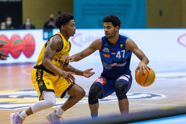 Joshua Sharkey Tigers Tübingen, 3 Marvin Heckel Eisbären Bremerhaven, 47 ¨¨¨Tigers Tübingen vs Eisbären Bremerhaven, 2 Basketball, Bundesliga, Pro A, Barmer 2 Basketball, Matchday 17, Season 2020 2021, 23 01 2021, ¨¨ Tigers Tübingen Eisbären Bremerhaven, Basketball, 2 Bundesliga, Barmer 2 Basketball, Matchday 17, Season 2020 2021, 23 01 2021 Rottenburg am Neckar. Copyright: xNinaxSander xEibnerxPressefotoxIx EP_NSR