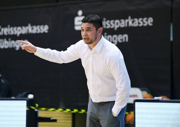 Basketball 2 Bundesliga 2020 2021 17 matchday in Rottenburg in the Volksbank Arena 23 01 2021 Tigers Tuebingen Eisbaeren Bremerhaven coach Daniel Jansson Tigers