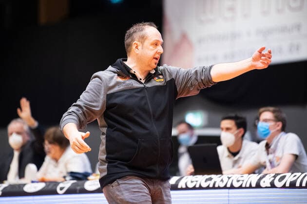 BARMER 2 Basketball Bundesliga ProA Season 2020 2021 Matchday 17 on 23 1 2021 Science City Jena vs wiha Panthers Schwenningen Coach Alen Velcic Schwenningen Sparkassen Arena Jena