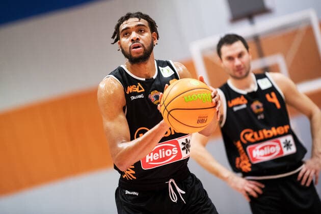 BARMER 2 Basketball Bundesliga ProA Saison 2020 2021 Spieltag 17 am 23 1 2021 Science City Jena vs wiha Panthers Schwenningen Courtney Jahlil Stockard Schwenningen during free throw Sparkassen Arena Jena
