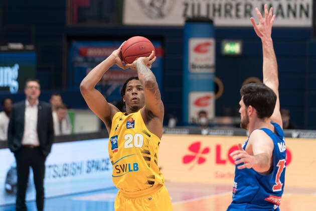 Syntainics MBC MHP Riesen Ludwigsburg, Basketball, Bundesliga, Men, 14 Matchday, 23 01 2021, v l Desi Rodriguez Ludwigsburg, 20 , Aleksandar Marelja MBC, 17 Syntainics MBC MHP Riesen Ludwigsburg, Basketball, Bundesliga, Men, 14 Matchday, 23 01 2021, Weissenfels Copyright: xSchulz Eibner-Pressefotox ep_esz