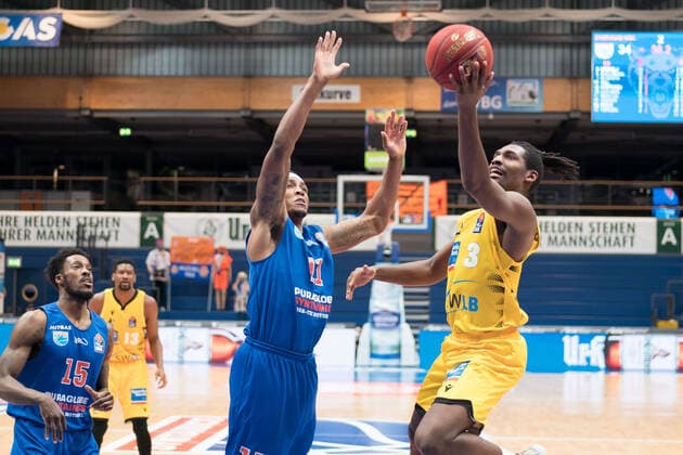 Syntainics MBC MHP Riesen Ludwigsburg, Basketball, Bundesliga, Maenner, 14 Spieltag, 23 01 2021, v l Kyndahl Hill MBC, 11 , Jaleen Smith Ludwigsburg, 3 Syntainics MBC MHP Riesen Ludwigsburg, Basketball, Bundesliga, Maenner, 14 Spieltag, 23 01 2021, Weissenfels Copyright: xSchulz Eibner-Pressefotox ep_esz