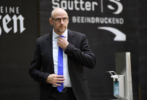 Basketball 2 Bundesliga 2020 2021 17 matchday in Rottenburg in the Volksbank Arena 23 01 2021 Tigers Tuebingen Eisbaeren Bremerhaven disappointment Eisbaeren Bremerhaven coach Michael Mai