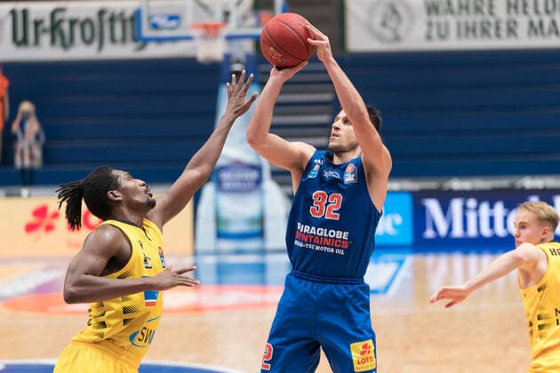 Syntainics MBC MHP Riesen Ludwigsburg, Basketball, Bundesliga, Men, 14 Matchday, 23 01 2021, v l Jaleen Smith Ludwigsburg, 3 , Roko Rogic MBC, 32 Syntainics MBC MHP Riesen Ludwigsburg, Basketball, Bundesliga, Men, 14 Matchday, 23 01 2021, Weissenfels Copyright: xSchulz Eibner-Pressefotox ep_esz