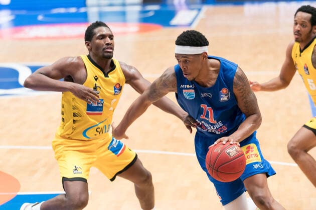 Syntainics MBC MHP Riesen Ludwigsburg, Basketball, Bundesliga, Maenner, 14 Spieltag, 23 01 2021, v l Jaleen Smith Ludwigsburg, 3 , Kyndahl Hill MBC, 11 , Syntainics MBC MHP Riesen Ludwigsburg, Basketball, Bundesliga, Maenner, 14 Spieltag, 23 01 2021, Weissenfels Copyright: xSchulz Eibner-Pressefotox ep_esz