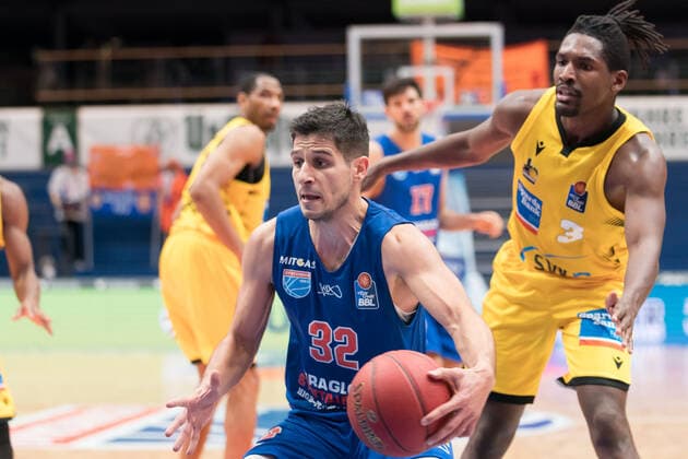 Syntainics MBC MHP Riesen Ludwigsburg, Basketball, Bundesliga, Men, 14 Matchday, 23 01 2021, v l Roko Rogic MBC, 32 , Jaleen Smith Ludwigsburg, 3 Syntainics MBC MHP Riesen Ludwigsburg, Basketball, Bundesliga, Men, 14 Matchday, 23 01 2021, Weissenfels Copyright: xSchulz Eibner-Pressefotox ep_esz