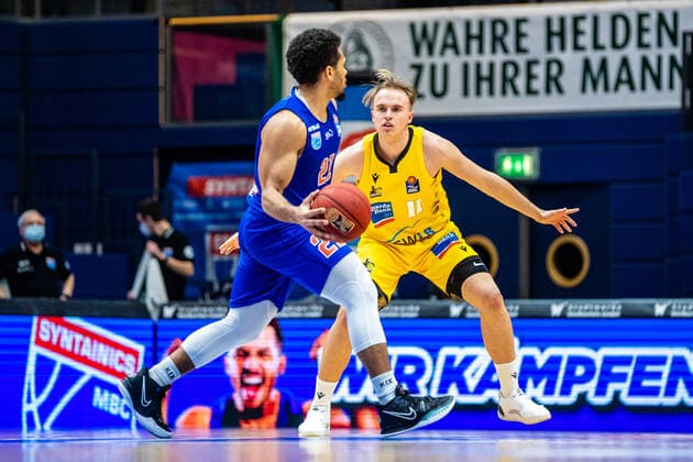 Lukas Herzog 11 MHP Riesen Ludwigsburg , Quinton Hooker 21 Syntainics MBC during the match Season 2020 2021 Men in the EasyCredit Bundesliga between Syntainics MBC and MHP Riesen Ludwigsburg at Stadthalle Weissenfels on 23 January 2021 in Weissenfels, Sachsen Anhalt, Germany