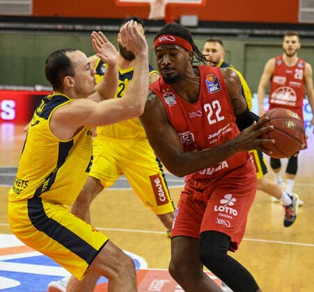 Karsten Tadda, Chad Brown 14 Spieltag, Basketball Bundesliga, Basketball season 2020 2021, Germany, easyCredit BBL, Germany, Giessen 46ers, giessen red, men, Jobstairs GIESSEN 46ers EWE Baskets Oldenburg, Oldenburg yellow