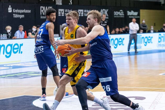 Marvin Heckel Eisbären Bremerhaven, 47 Elias Valtonen Tigers Tübingen, 19 Maximilian Ugrai Eisbären Bremerhaven, 26 ¨¨¨Tigers Tübingen vs Eisbären Bremerhaven, 2 Basketball, Bundesliga, Pro A, Barmer 2 Basketball, Spieltag 17, Spielzeit 2020 2021, 23 01 2021, ¨¨Tigers Tübingen Eisbären Bremerhaven, Basketball, 2 Bundesliga, Barmer 2 Basketball, Spieltag 17, Spielzeit 2020 2021, 23 01 2021 Rottenburg am Neckar. Copyright: xNinaxSander xEibnerxPressefotoxIx EP_NSR