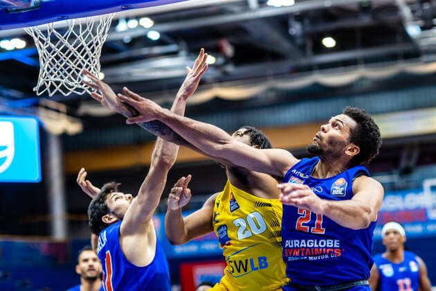 Quinton Hooker 21 Syntainics MBC , Desi Rodriguez 20 MHP Riesen Ludwigsburg , Aleksandar Marelja 17 Syntainics MBC during the match Season 2020 2021 Men in the EasyCredit Bundesliga between Syntainics MBC and MHP Riesen Ludwigsburg at Stadthalle Weissenfels on 23 January 2021 in Weissenfels, Sachsen Anhalt, Germany