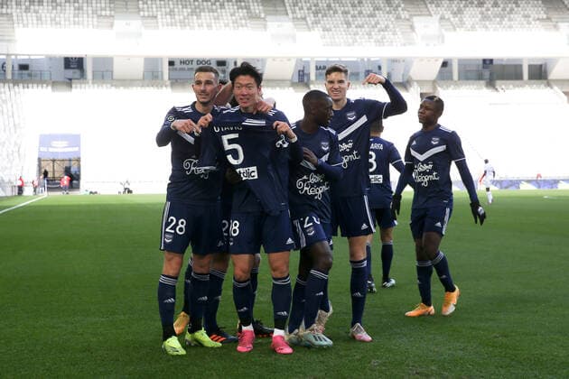 JOIE - FAIR PLAY - HOMMAGE A 05 OTAVIO (BOR) - 28 REMI OUDIN (BOR) - 18 UI JO HWANG (BOR) - 26 TOMA BASIC (BOR) FOOTBALL : Bordeaux vs Angers - Ligue 1 Uber Eats - 24 01 2021 FEP Panoramic 
