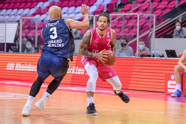 easyCredit BBL, Telekom Baskets Bonn vs HAKRO Merlins Crailsheim, 24 01 2021 Maurice Stuckey HAKRO Merlins Crailsheim 3 , Chris Babb Telekom Baskets Bonn 7 , easyCredit BBL, Telekom Baskets Bonn vs HAKRO Merlins Crailsheim on 24 01 2021 at the Telekom Dome Bonn, Bonn Nordrhein Westfalen Copyright: xBEAUTIFULxSPORTS Mueller-Laschetx