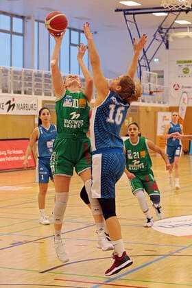 24 01 2021, xovx, Basketball Damen 1 Bundesliga, BC Pharmaserv Marburg SNP Bascats Heidelberg v l Inja Butina SNP BasCats USC Heidelberg , Hanna Crymble BC Pharmaserv Marburg , Alica Moravcikova SNP BasCats USC Heidelberg , Rachel Arthur BC Pharmaserv Marburg Marburg Sporthalle Georg Gaßmann Stadion Hessen Germany DE
