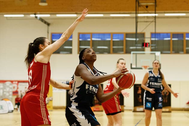 Hanover, Germany 24 January 2021 1 BBL Women 2020 2021 TK Hanover vs XCYDE Angels Noerdlingen v li in duel Tessa Stammberger Hanover and Respect Leaphar Noerdlingen Sporthalle Birkenstraße Niedersachsen Copyright: xFotostandx xxMattheyx