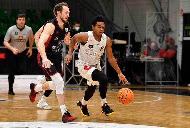 24 01 2021 Basketball Saison 2020 2021 2 Bundesliga Pro A 17 Spieltag Nürnberg Falcons Basketball Club NBC Artland Dragons Quakenbrueck Chase Chandler Griffin 5, Artland Dragons Tra Holder 0, Nürnberg Falcons BC NBC