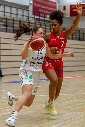 Barbora Kasparkowa 10, GISA Lions SV Halle vs Dayna Rouse Herner TC GISA Lions SV Halle vs Herner TC Basketball 1 Bundesliga ERDGAS Sportarena Halle Saale 24 01 2021 Photo Holger John Sachsen Anhalt Germany ERDGAS Sportarena Halle Saale